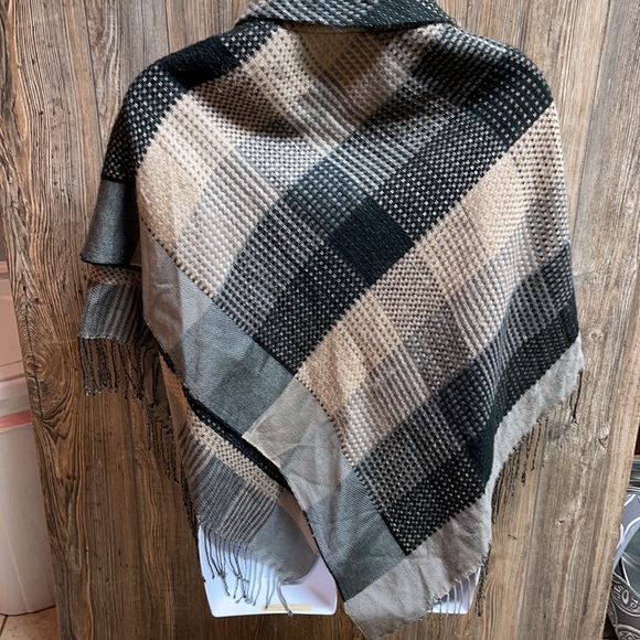 Poncho with Fringe - Picture 3 of 4